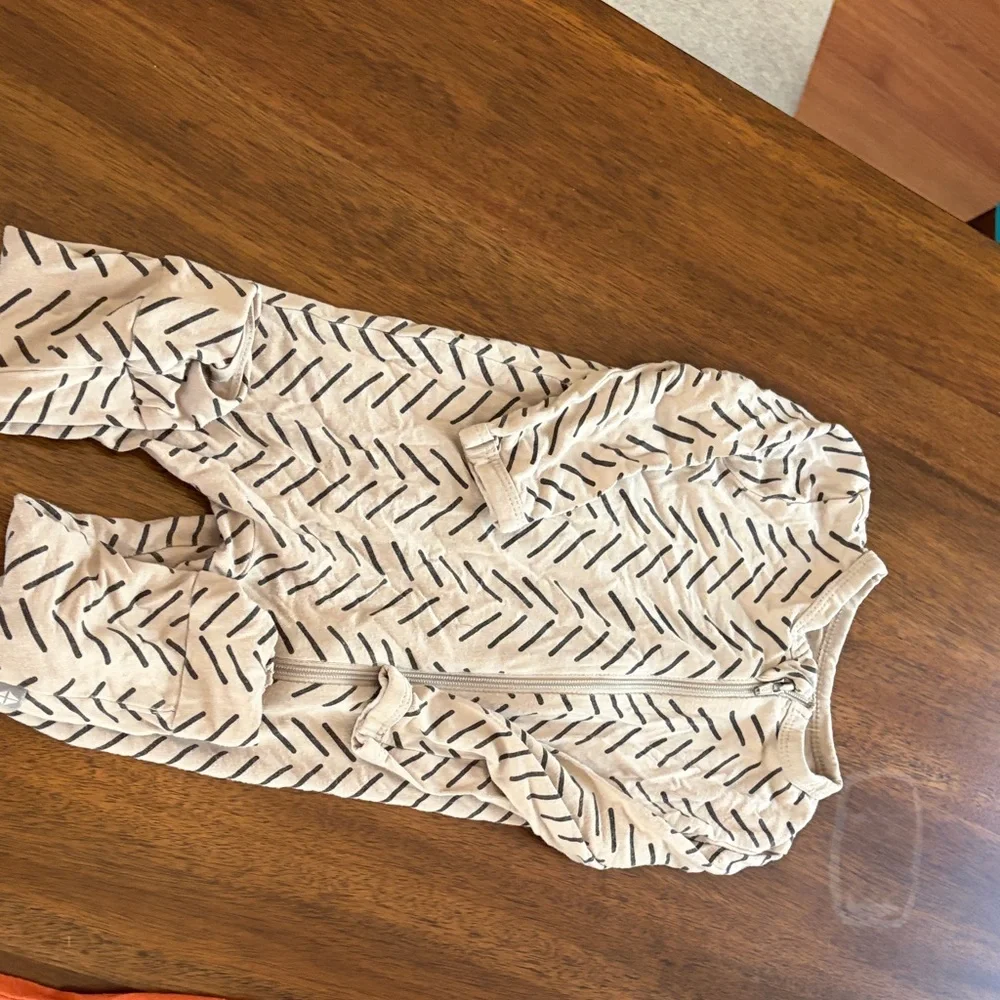 Kyte BABY Fall Zippered Long Sleeve Rompers